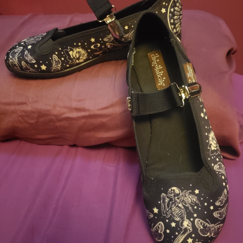 Hot chocolate shoes angel skeleton